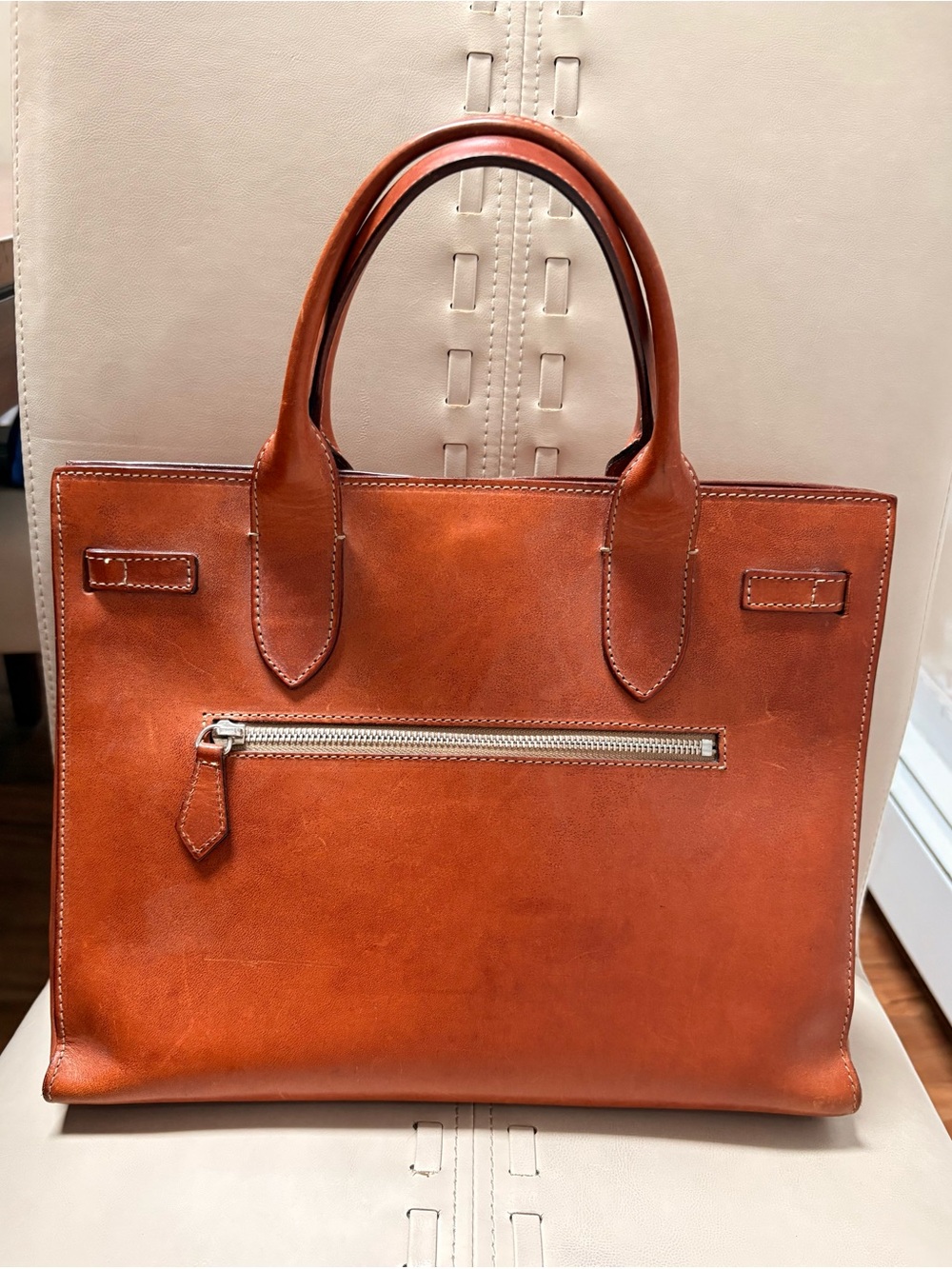 Dooney & Bourke Women’s Leather Tote Bag in Saddle Brown - pre loved condition - Picture 4 of 10